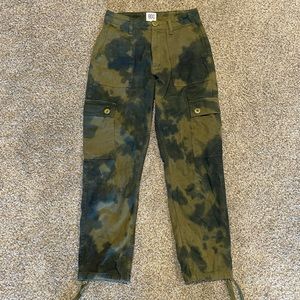 BDG mid rise green tie dye cargos